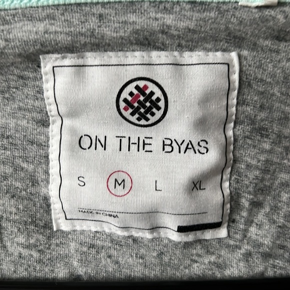 Medium On The Byas Pocket Tee. Grey and Green - Picture 5 of 5